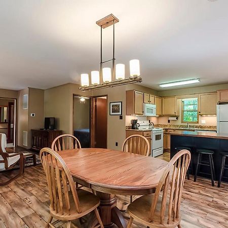 Secluded Oasis W Hot Tub, Screened-In Porch, Wifi! Berkeley Springs Eksteriør bilde