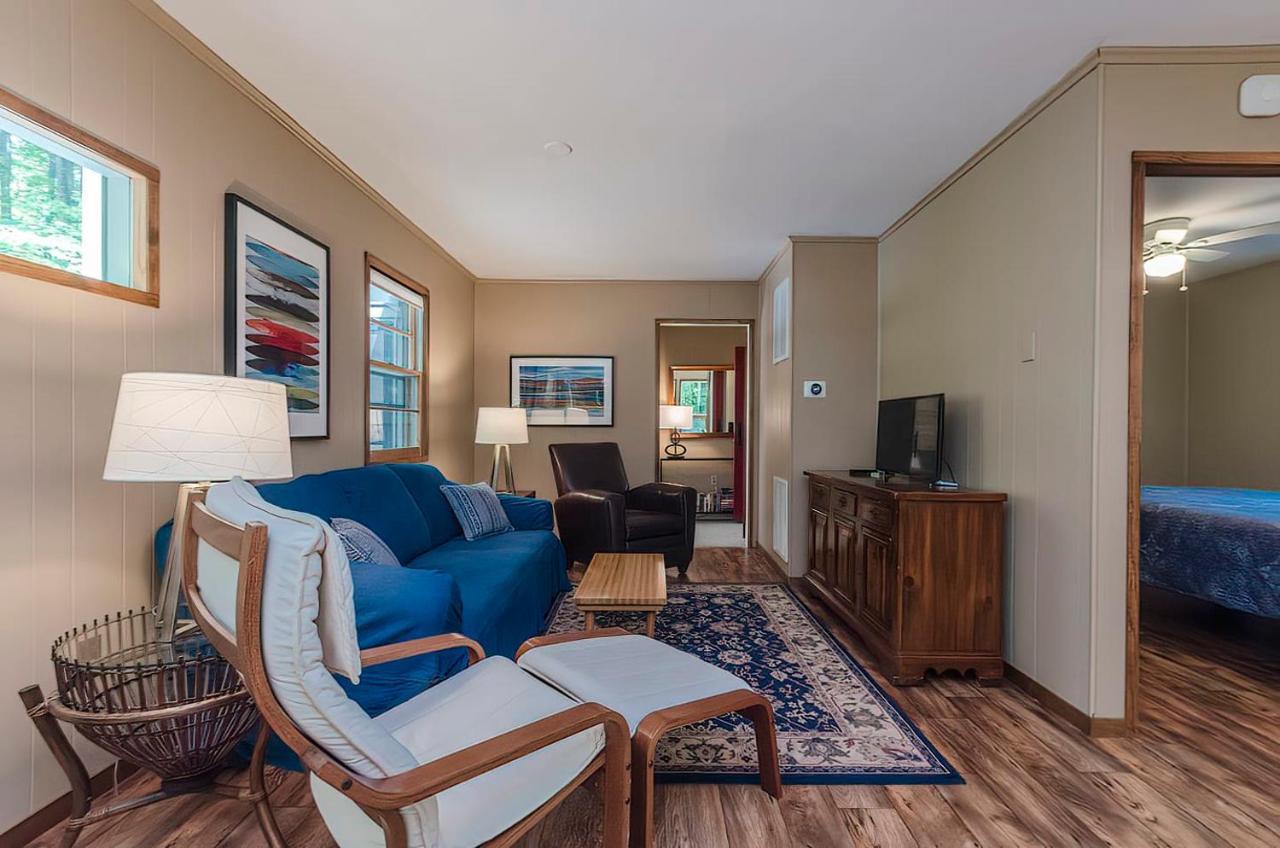 Secluded Oasis W Hot Tub, Screened-In Porch, Wifi! Berkeley Springs Eksteriør bilde