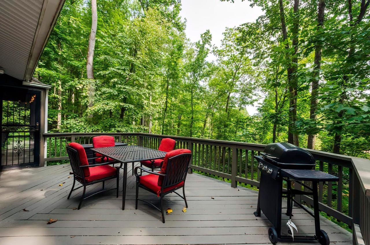 Secluded Oasis W Hot Tub, Screened-In Porch, Wifi! Berkeley Springs Eksteriør bilde